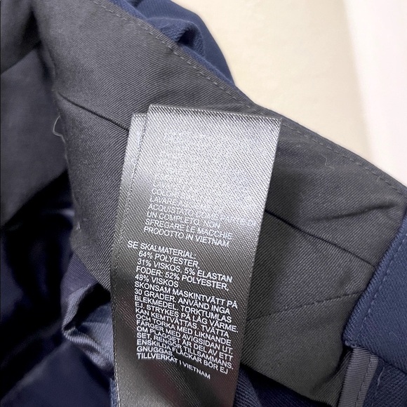 NWT REISS Gabi Flared Suit Trousers in Navy - Picture 12 of 12